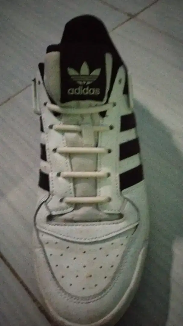 Sepatu Adidas size 44