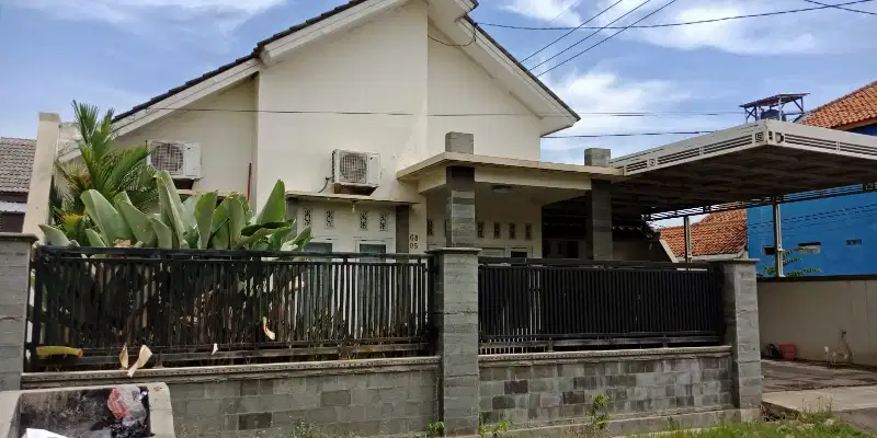 Rumah Hook Jalan Utama Villa Intan