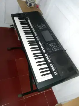 Keyboard Yamaha PSR S775