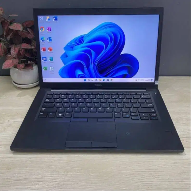 Laptop Dell Latitude 7490 Intel Core i7 GEN8 RAM 8 D-ETM