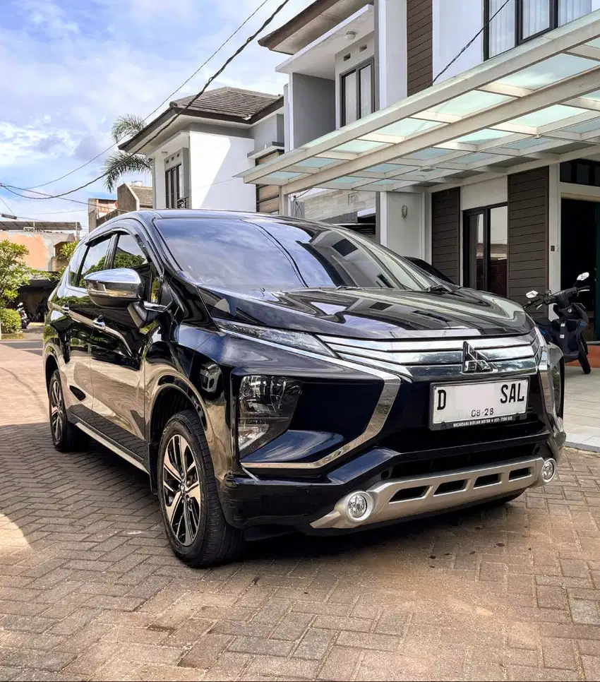 Mitsubishi Xpander Ultimate Matic 2018 Hitam Mika