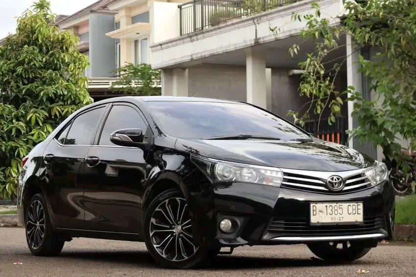 DP 7 JT Toyota Altis 1.8 V AT Hitam 2016