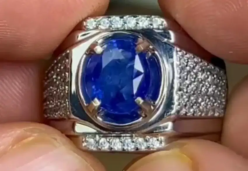 Batu permata blue sapphire