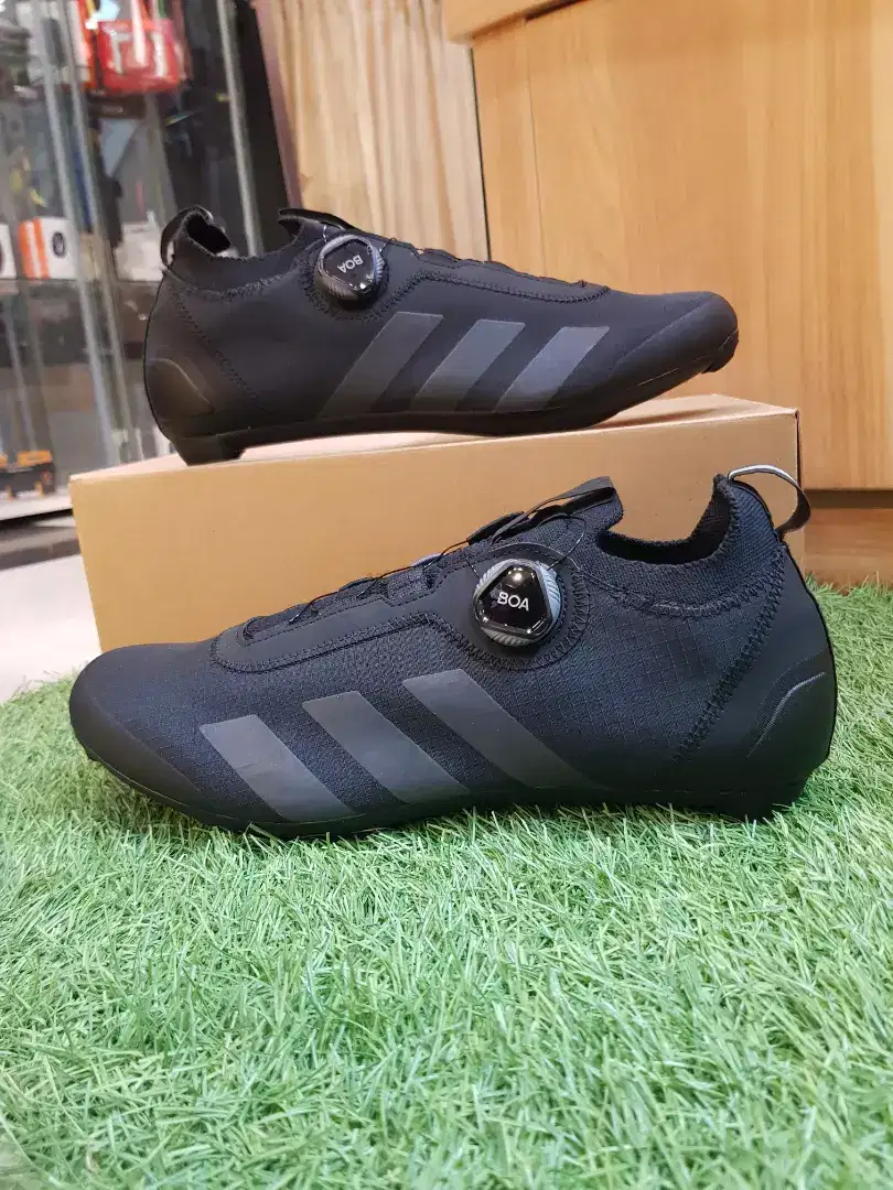 SEPATU ROAD ADIDAS THE PARLEY BLACK