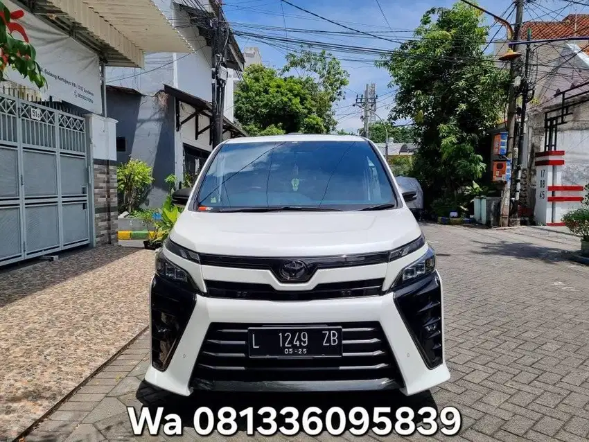 VOXY 2018 PUTIH MATIC