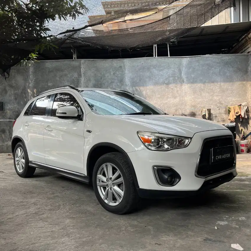 (TDP 5jt) Mitsubishi Outlander GLS 2.0 Putih (2015) AT - Siap Pakai