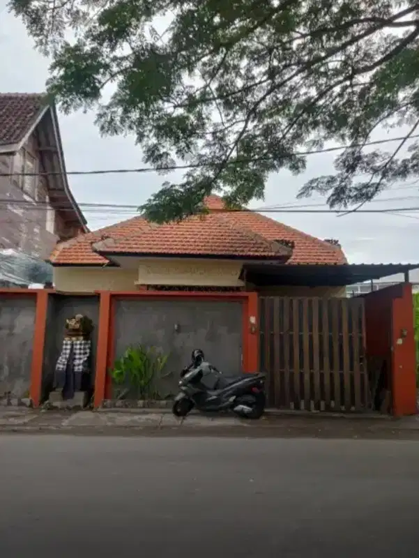 Disewakan Rumah Bangunan Lantai 1 Lokasi Pura Demak Barat