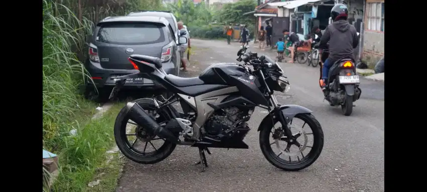 GSX S 150 2017 Black KM Rendah