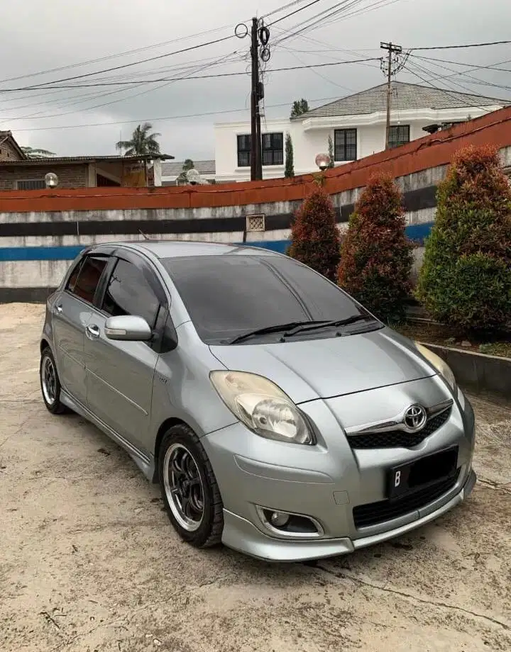 Yaris manual M/T S 20011 (BU)