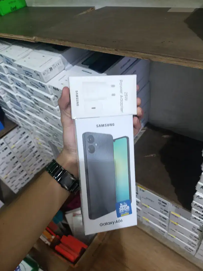 SAMSUNG A06. MASIH BARU