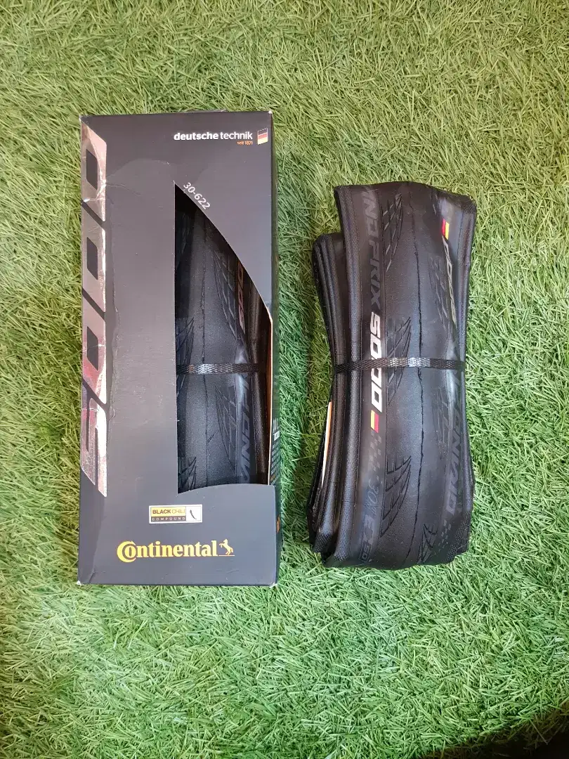 BAN LUAR CONTINENTAL GP5000 BLACK UKURAN 30