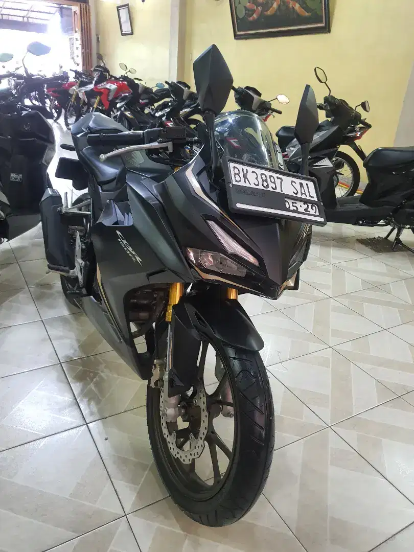 CBR 150 R 2023 Mantap Ellegant-Odometer Masih 4.000 KM-plaza motor