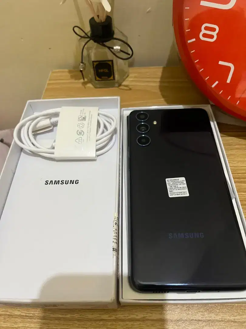 SAMSUNG M54 8/256