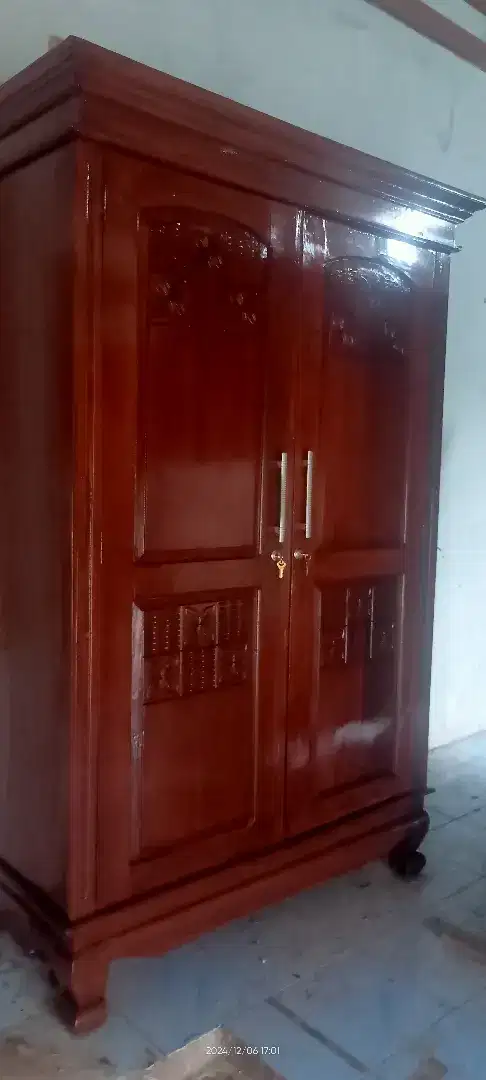 Lemari kayu jati 2 pintu bekas dah plitur ulang