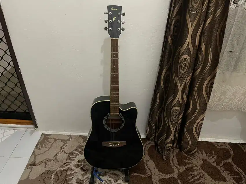 Dijual Gitar Akustik IBANEZ