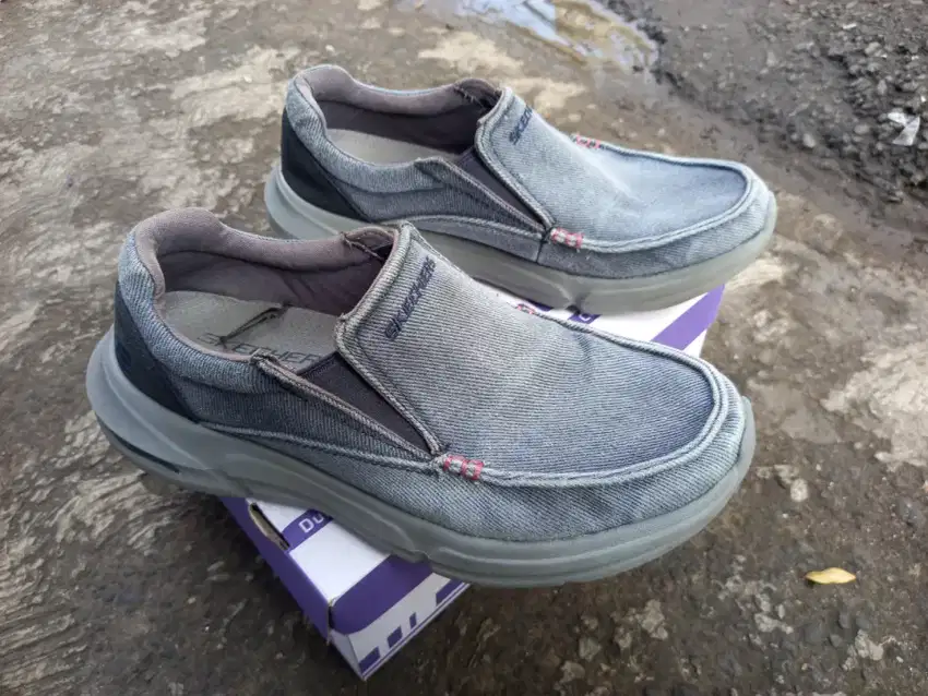 Sepatu skechers arch fit original size 40