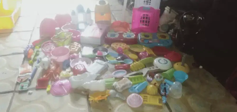 Se paket mainan ank2 kond spt baru mgkn ada yg tertarik murah sj deh