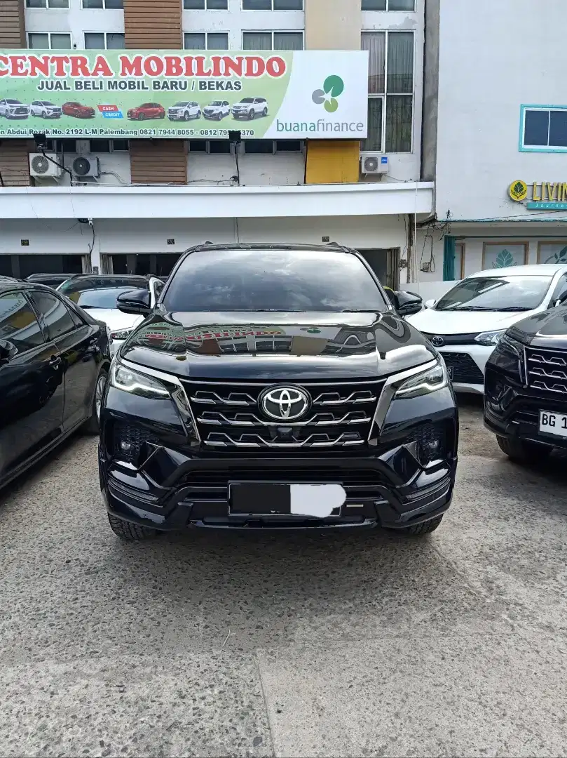 Fortuner GR 2.8 AT 2022 hitam istimewa dp 50 jt