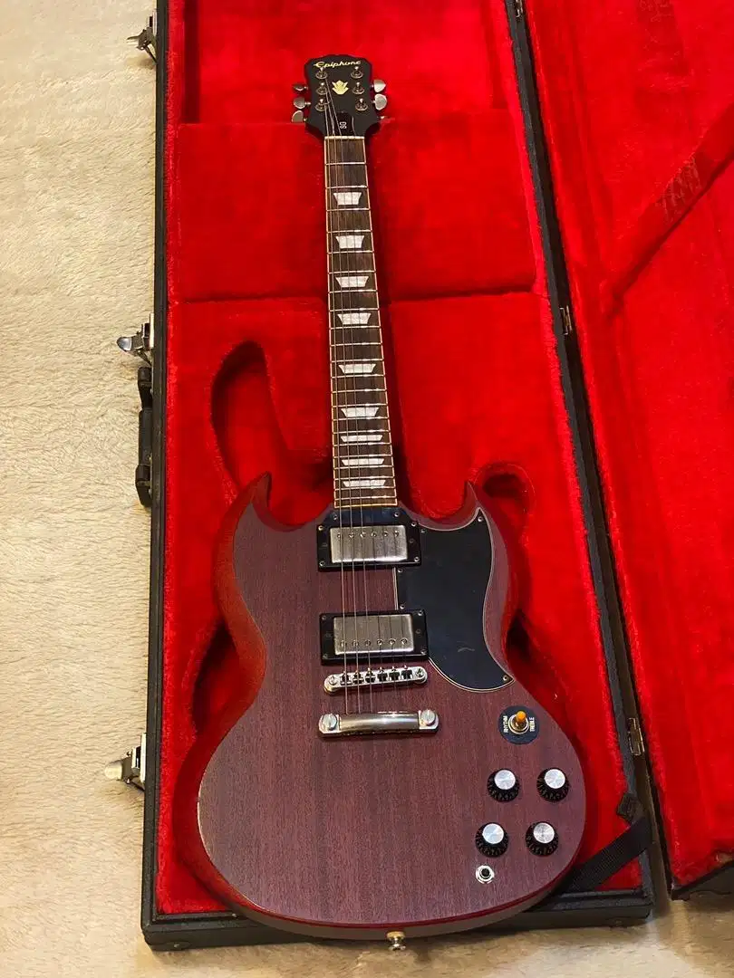 Epiphone SG G400  With in Worn Cherry