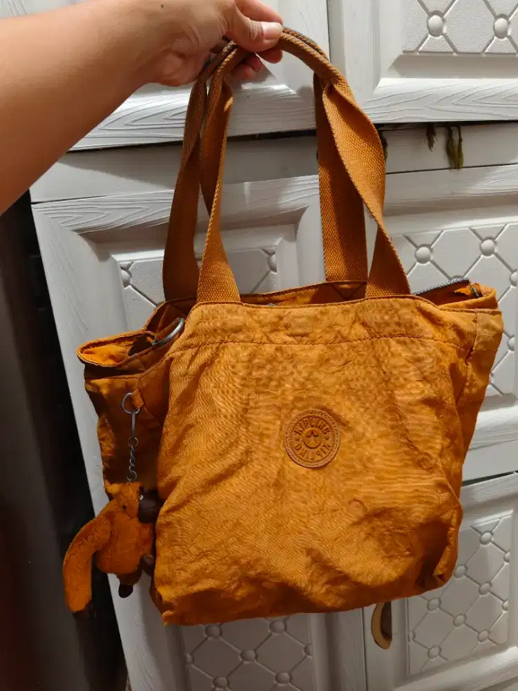 Tote Kipling, minus long strap