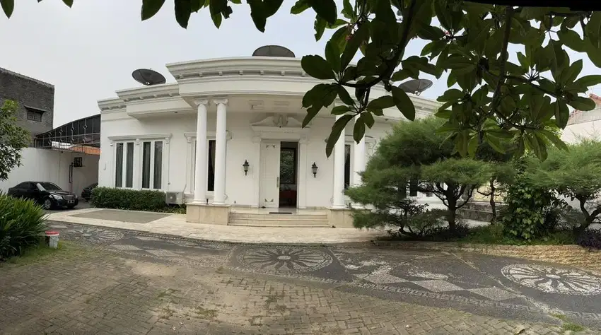 Dijual Rumah Mewah + Swimmpool Di Sektor 3 Bintaro Jaya