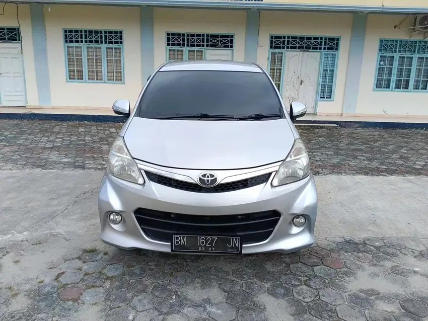 Dijual toyota avanza veloz matic 2012