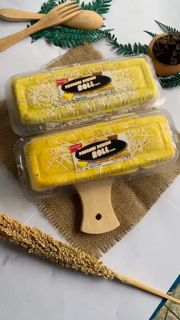 Pancake durian roll