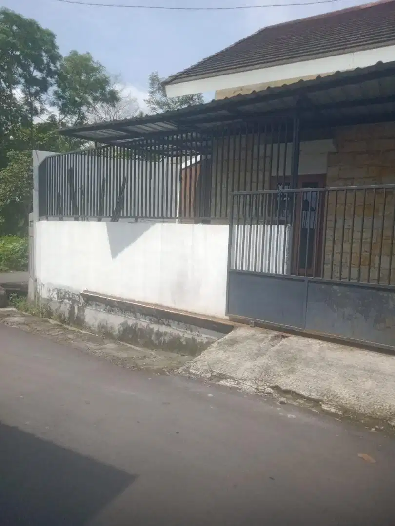 Rumah di wedomartani dikontrakkan