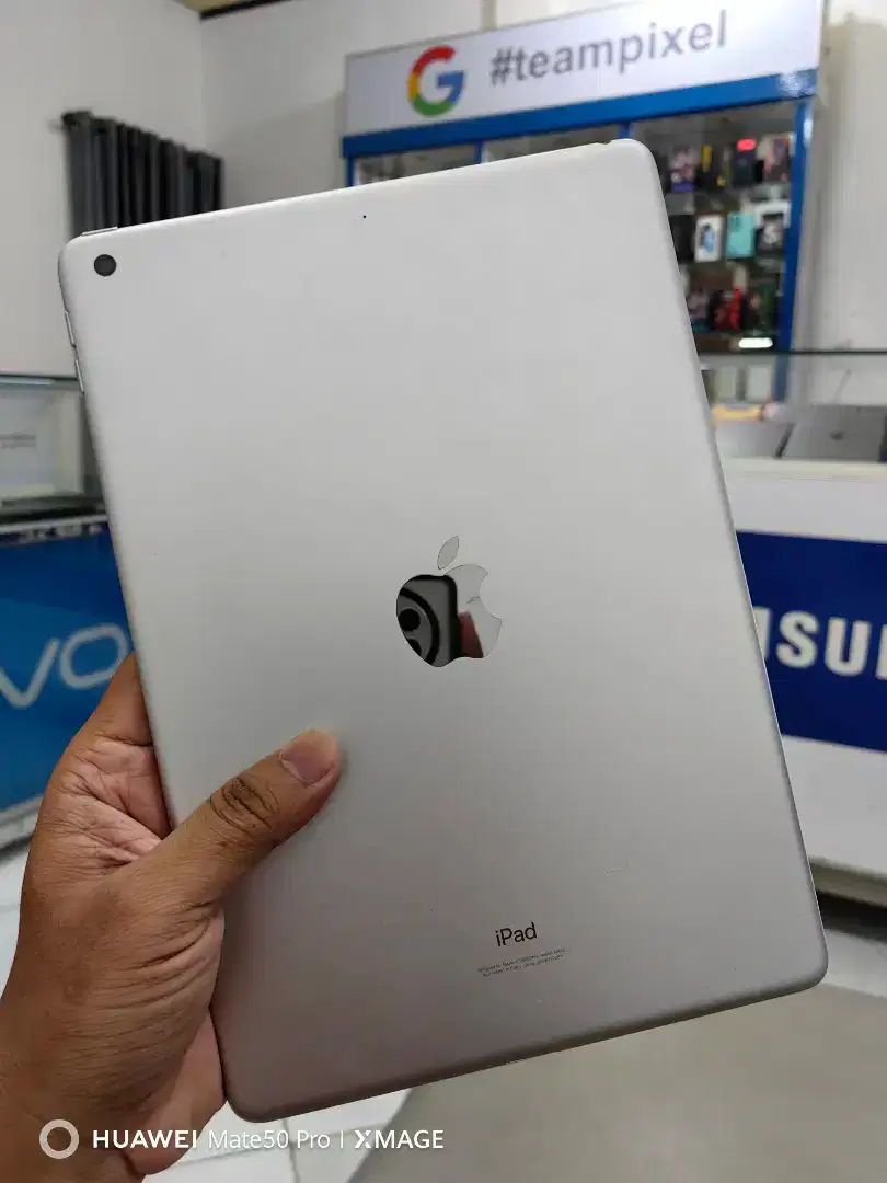 iPad Gen 9 (256Gb Wifi) Langka bgt, hp dan carger 20W apple