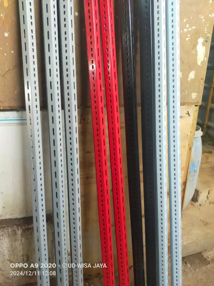 Jual tiang besi siku lubang