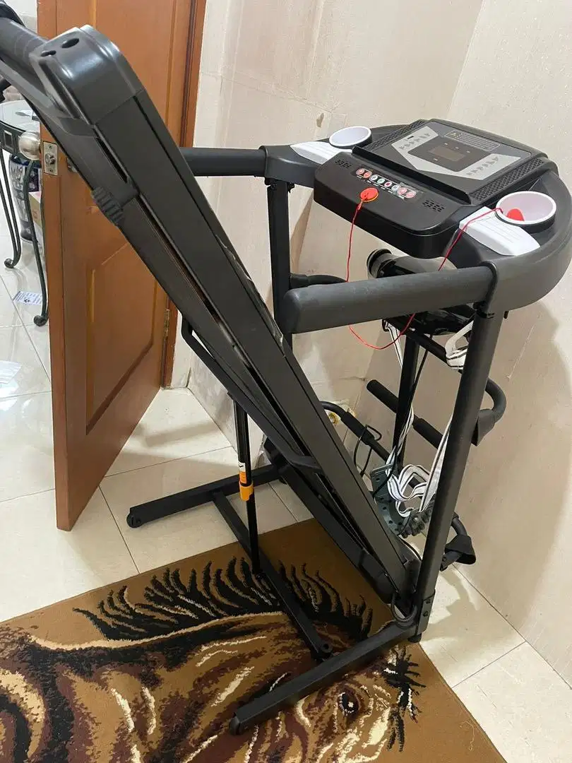 alat olahraga treadmill