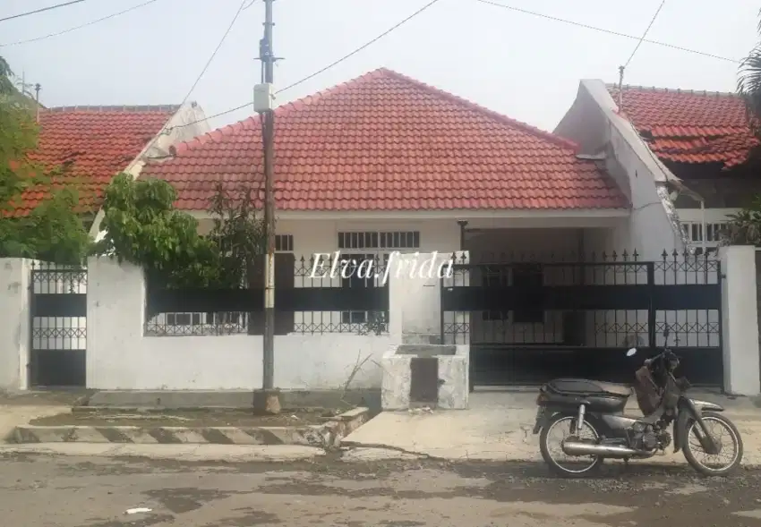 Dijual Rumah Hitung Tanah di Taman Pondok Indah Wiyung Surabaya