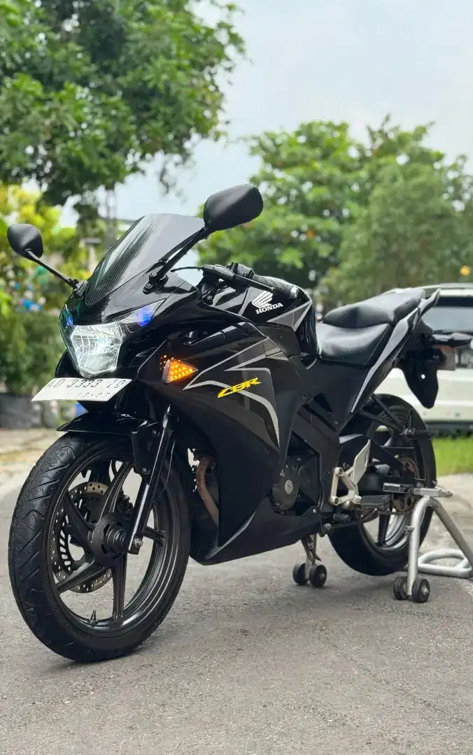 Honda CBR 150R AD Skhjo NOPOL Cantik