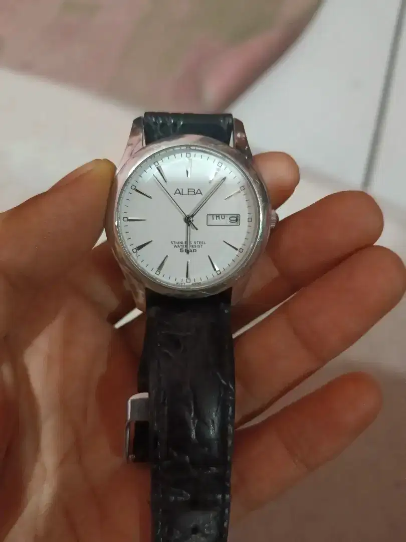 Jam tangan alba