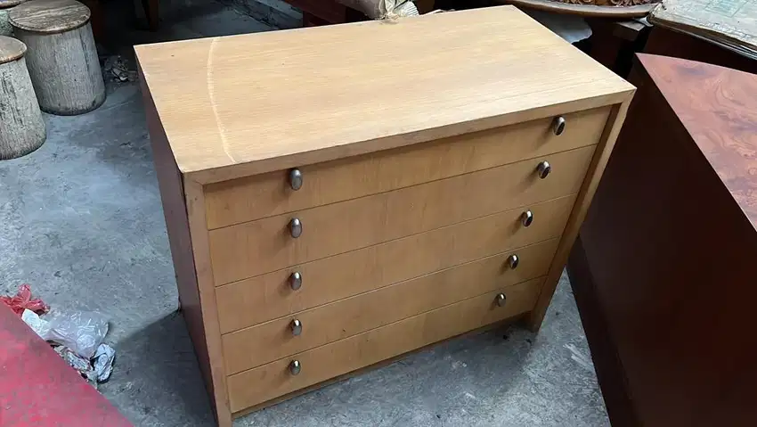 Meja Credenza dengan Laci
