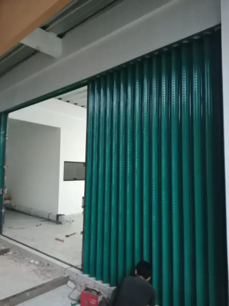 Rolling door dan folding gate