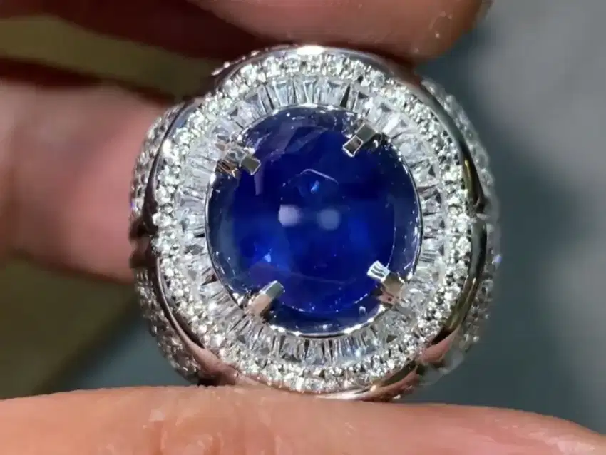 Blue Sapphire 4.72 ct Ring Perak Micro Tapper