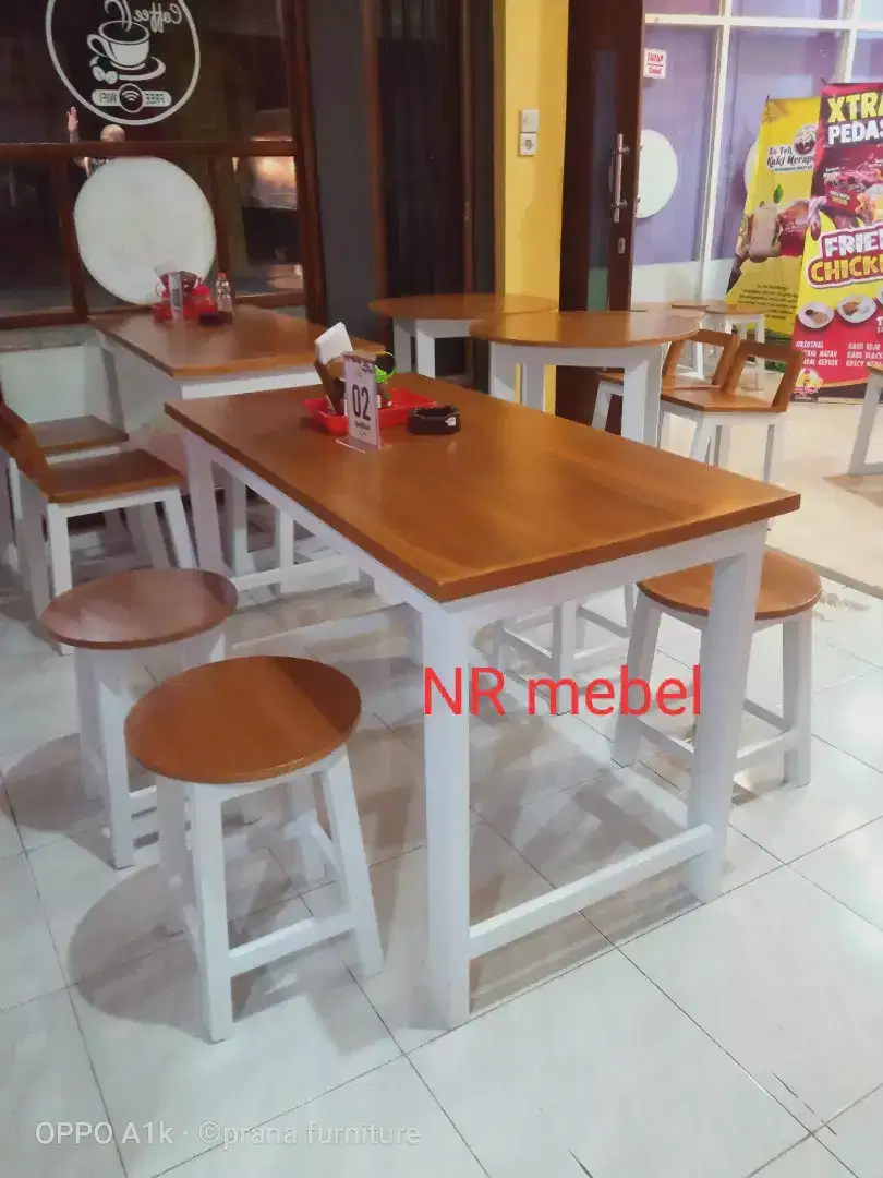 Meja kursi cafe resto dan makanan minimalis