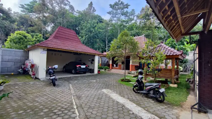 Rumah Villa Joglo Siap Huni Bonus Gazebo + Garasi terpisah di Ungaran