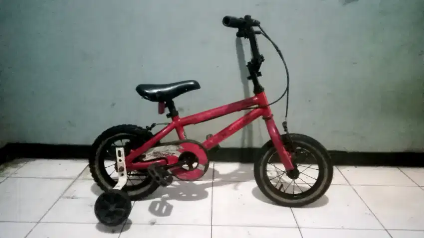 Dijual sepeda BMX POLYGON anak msih bagus ban msih tebal tinggal pakai