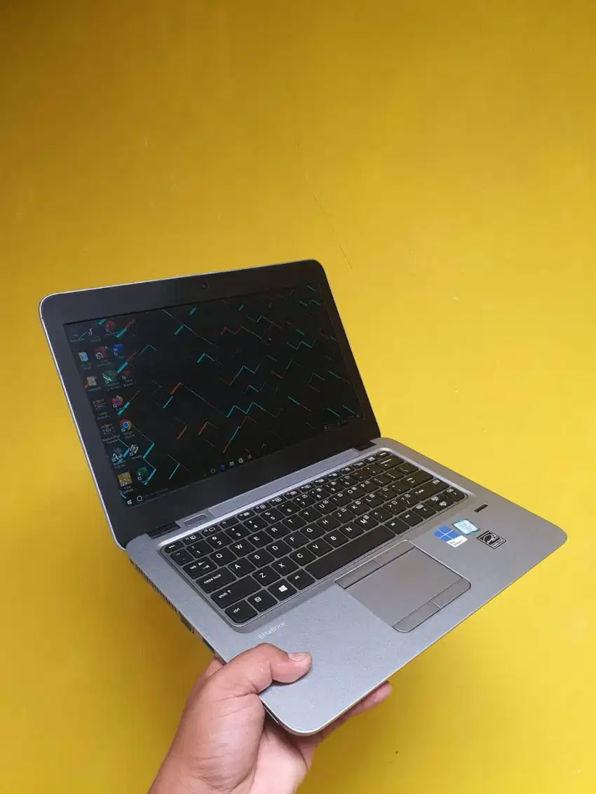 Hp Elitebook 820 G3 Core i5 Gen 6 Ram 4Gb Ssd 128Gb Siap Pakai