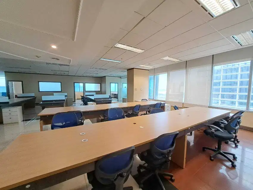 Sewa Kantor Eksklusif 583 m2 Full Furnish di Menara Palma Kuningan