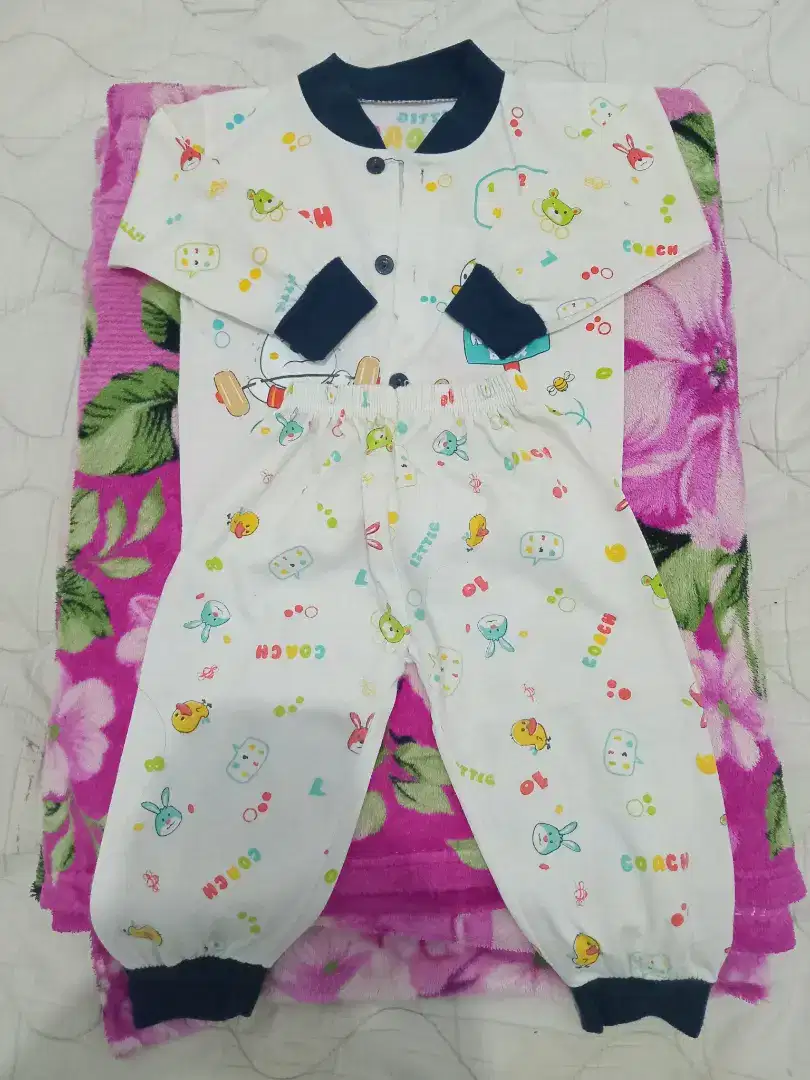 Setelan Baju Bayi Piyama Lengan Panjang Usia 6-12 Bulan