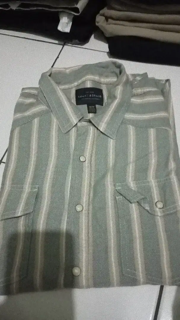 lucky brand size m,LD:52cm,kondisi baru, jual 100k