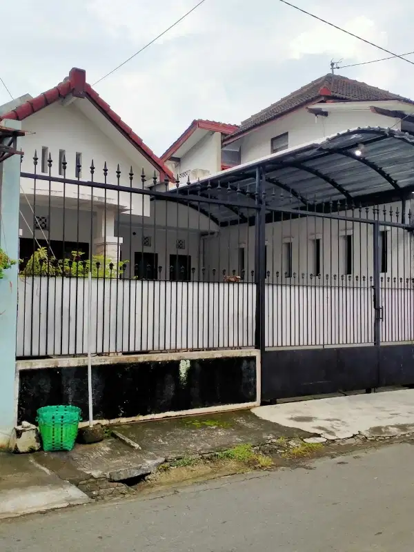 Disewakan rumah tengah kota solo