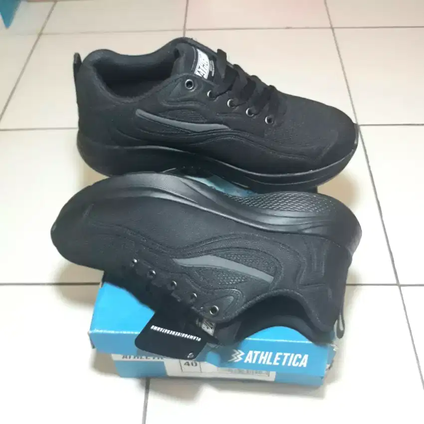 Sepatu Lari Athletica RBS EZ One Size.40