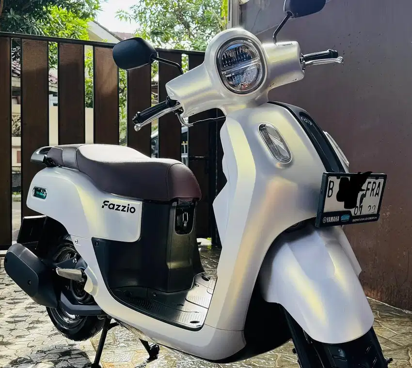 Sepeda motor Yamaha FAZZIO LUX 2023 - WHITE Pearl MULUS KM Rendah