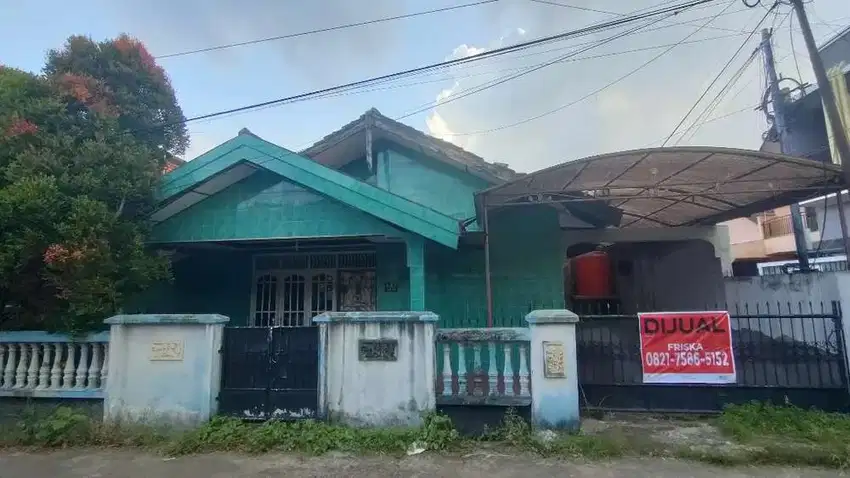 Dijual rumah murah di komplek Patal dpn SMA 6 jln. Sersan Sani