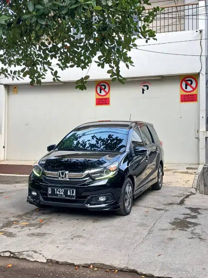 Mobilio 1.5 E Cvt 2019 Matic km 26rb Hitam