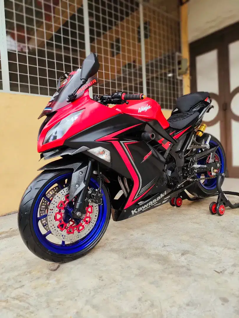 Kawasaki Ninja250 / Ninja 250 Fi 2015 SE, Red Premium Metalic, Mulus.